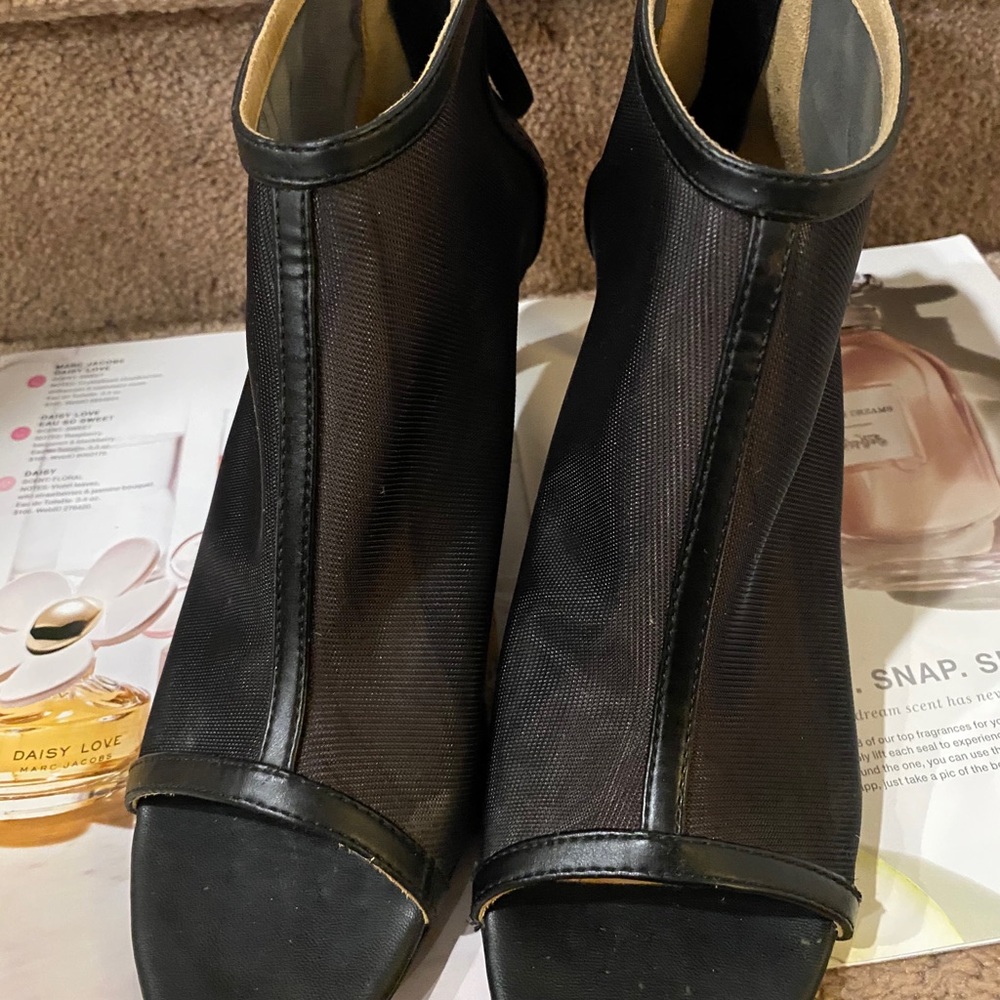 Heels - Picture 2 of 3